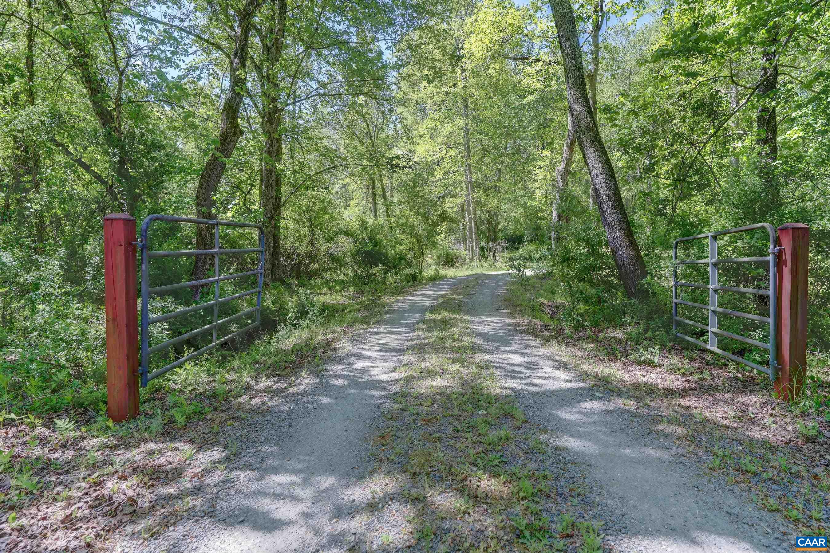 180 LYNX FARM LN, CHARLOTTESVILLE, Virginia 22903, 2 Bedrooms Bedrooms, ,2 BathroomsBathrooms,Residential,180 LYNX FARM LN,676358 MLS # 676358