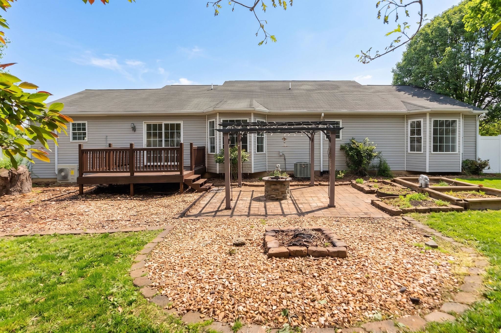 45 LAUREL WOOD DR, WAYNESBORO, Virginia 22980, 4 Bedrooms Bedrooms, ,2 BathroomsBathrooms,Residential,45 LAUREL WOOD DR,676426 MLS # 676426
