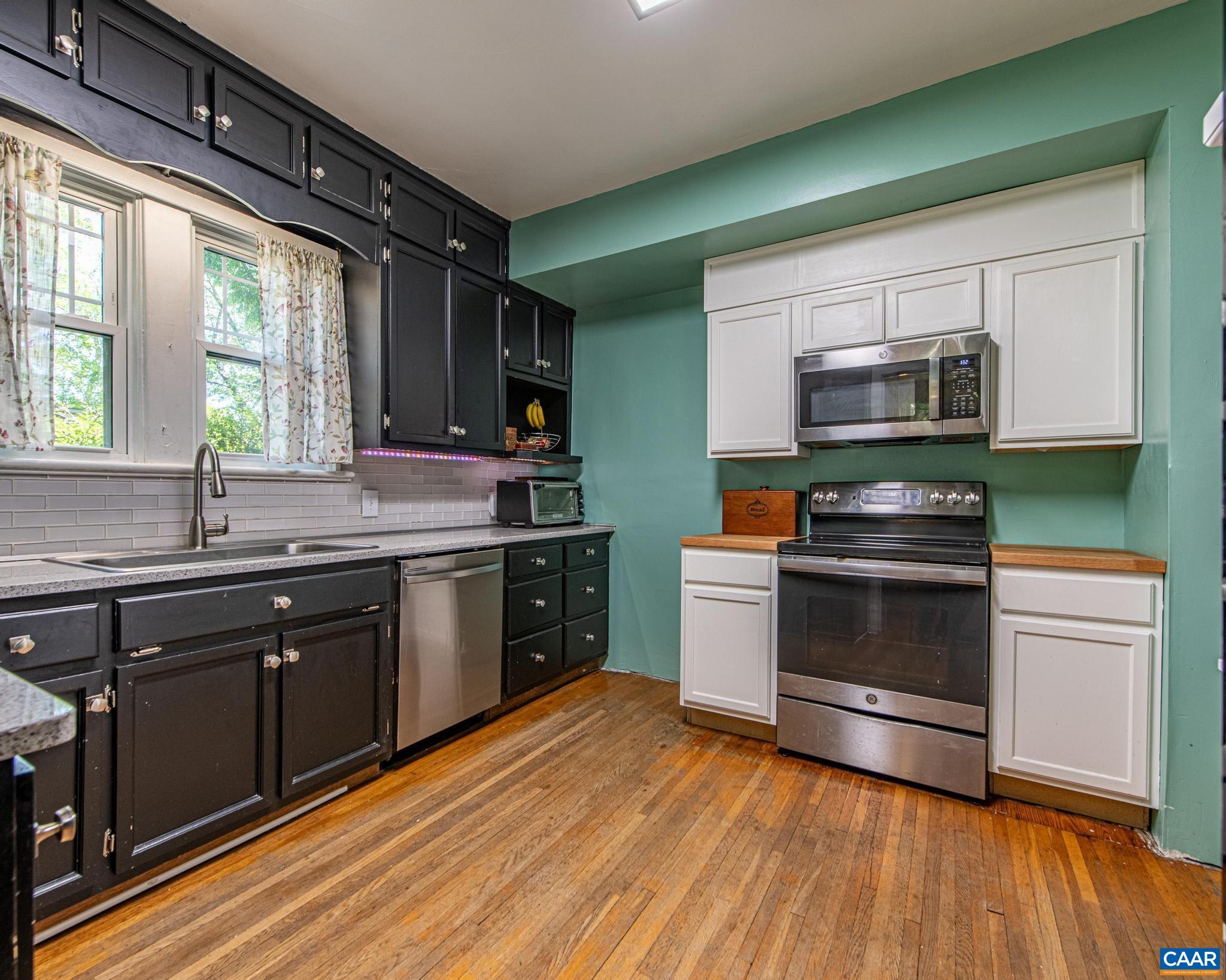 908 WOODROW AVE, WAYNESBORO, Virginia 22980, 4 Bedrooms Bedrooms, ,3 BathroomsBathrooms,Residential,908 WOODROW AVE,676433 MLS # 676433