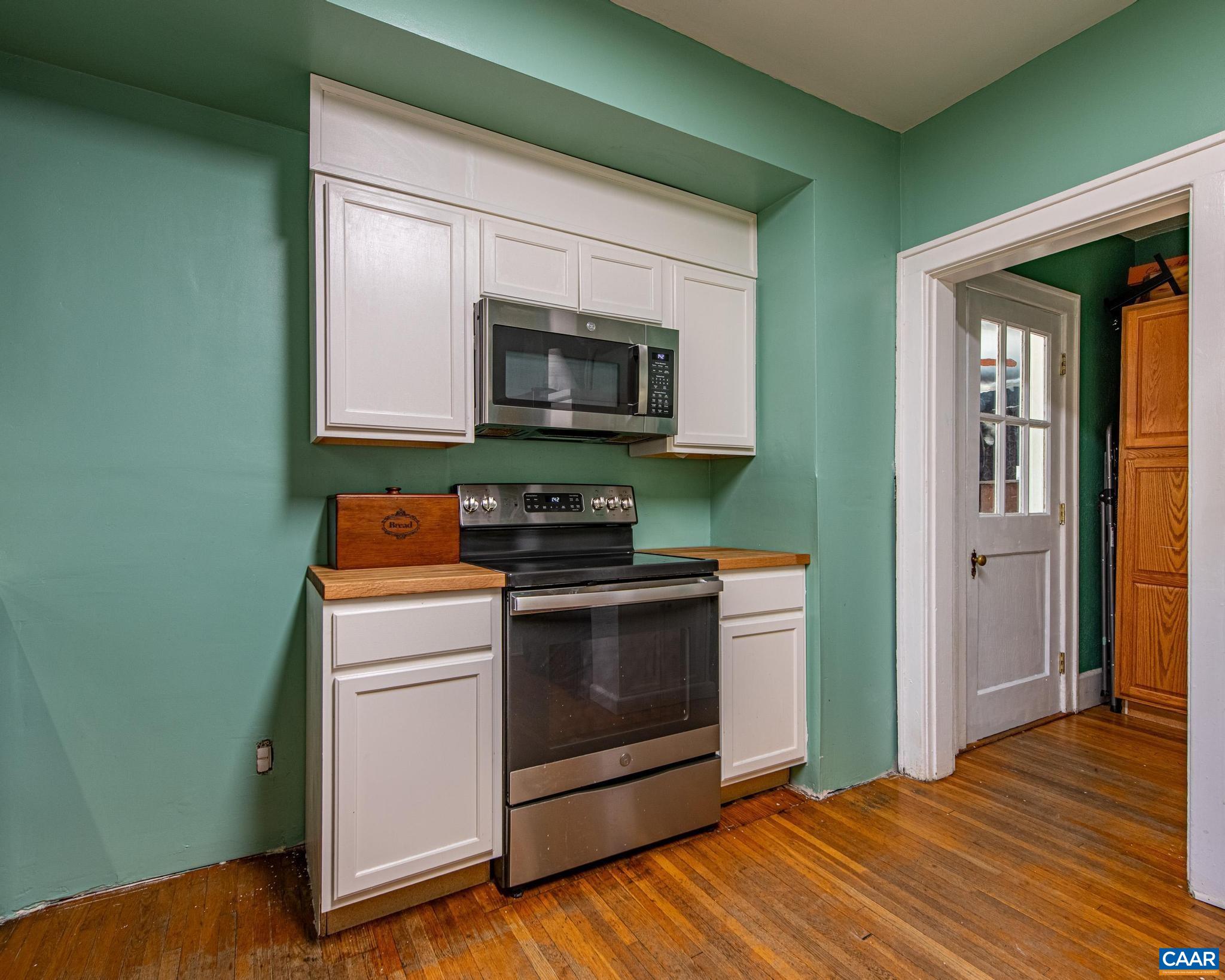 908 WOODROW AVE, WAYNESBORO, Virginia 22980, 4 Bedrooms Bedrooms, ,3 BathroomsBathrooms,Residential,908 WOODROW AVE,676433 MLS # 676433