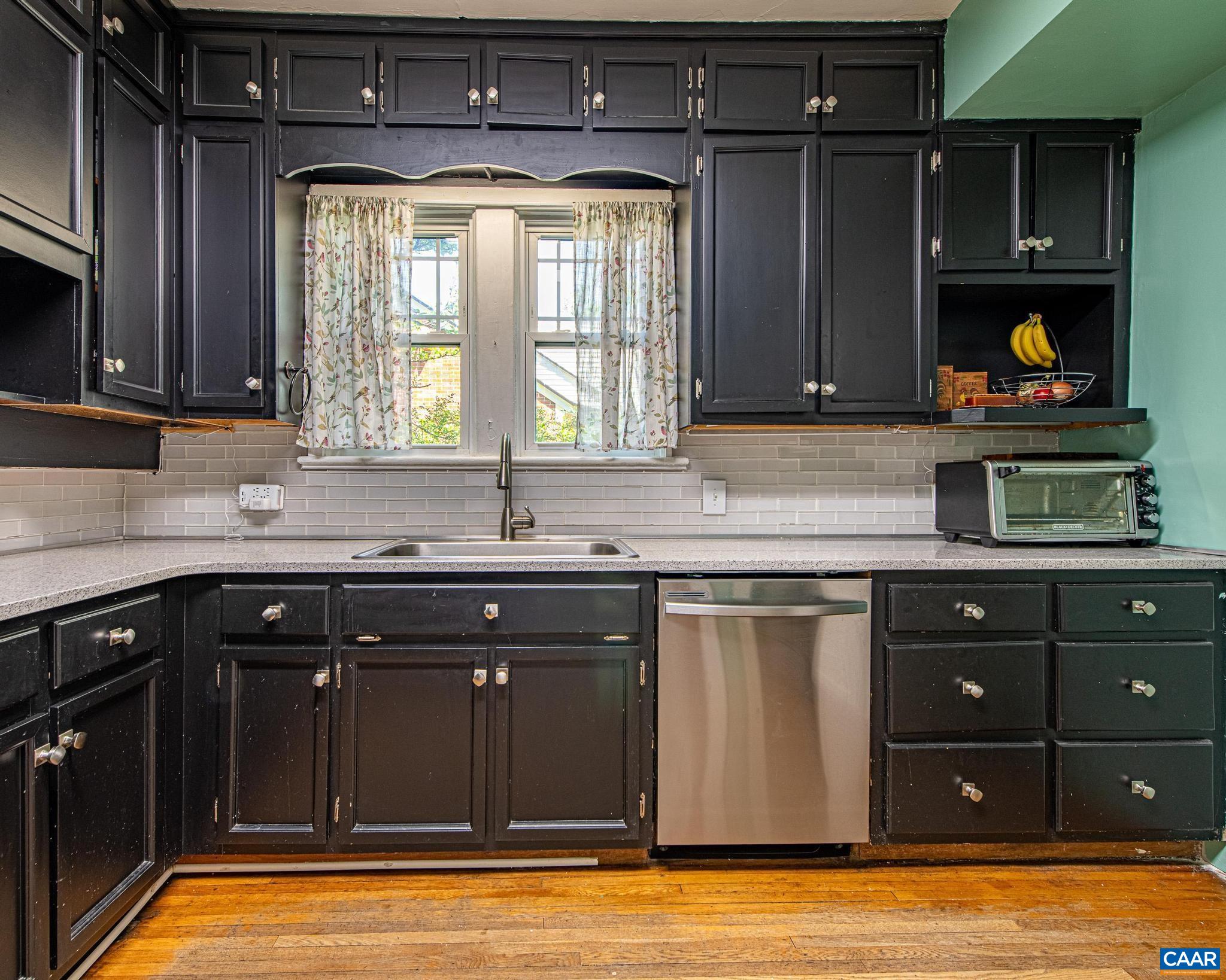 908 WOODROW AVE, WAYNESBORO, Virginia 22980, 4 Bedrooms Bedrooms, ,3 BathroomsBathrooms,Residential,908 WOODROW AVE,676433 MLS # 676433