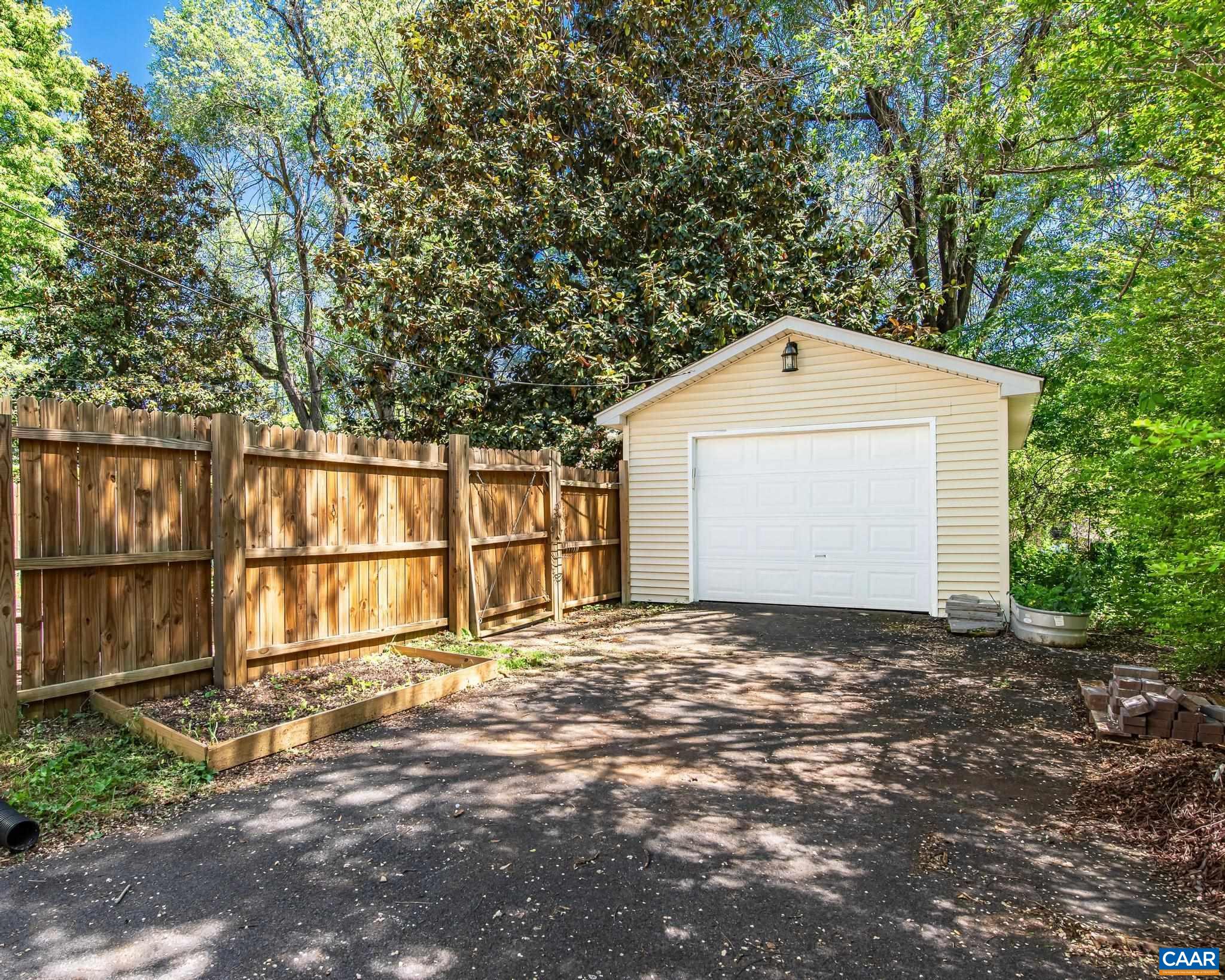 908 WOODROW AVE, WAYNESBORO, Virginia 22980, 4 Bedrooms Bedrooms, ,3 BathroomsBathrooms,Residential,908 WOODROW AVE,676433 MLS # 676433