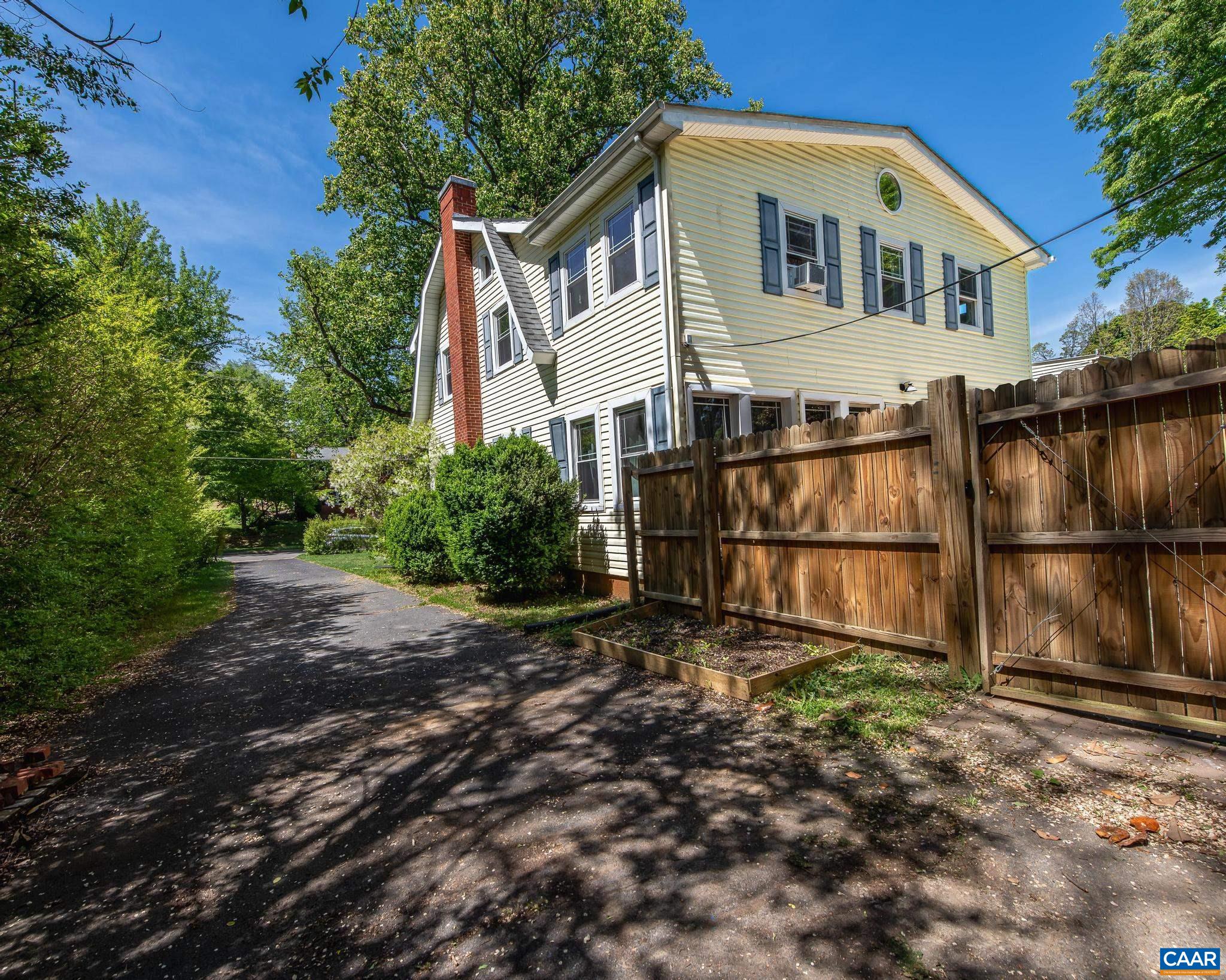 908 WOODROW AVE, WAYNESBORO, Virginia 22980, 4 Bedrooms Bedrooms, ,3 BathroomsBathrooms,Residential,908 WOODROW AVE,676433 MLS # 676433