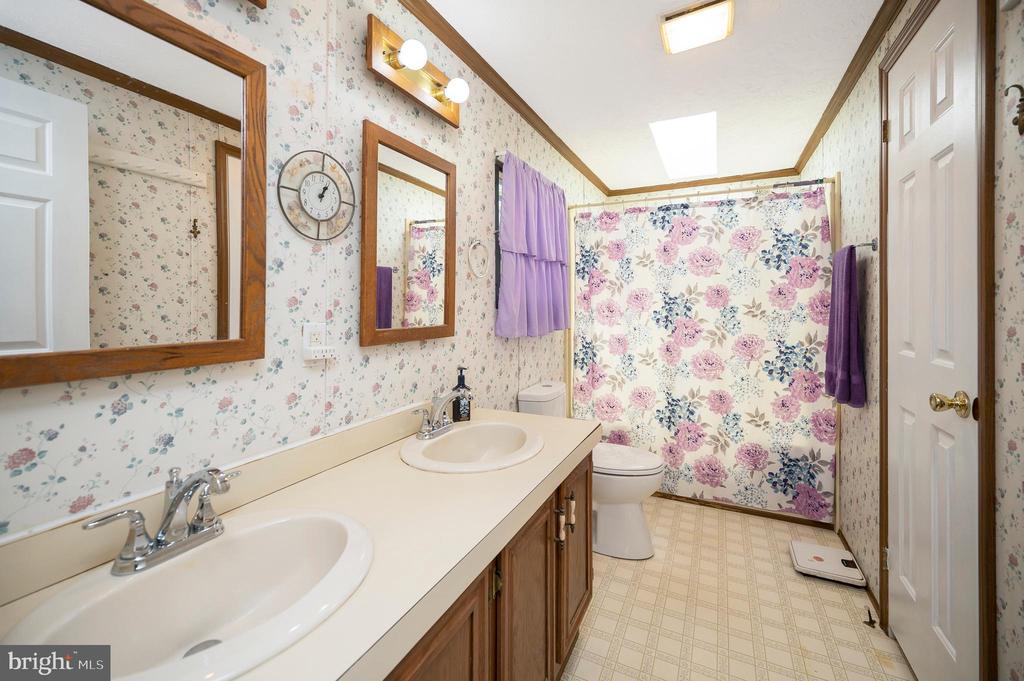 15025 WOODLAND CHURCH RD, CULPEPER, Virginia 22701, 4 Bedrooms Bedrooms, ,2 BathroomsBathrooms,Residential,15025 WOODLAND CHURCH RD,VACU2013186 MLS # VACU2013186