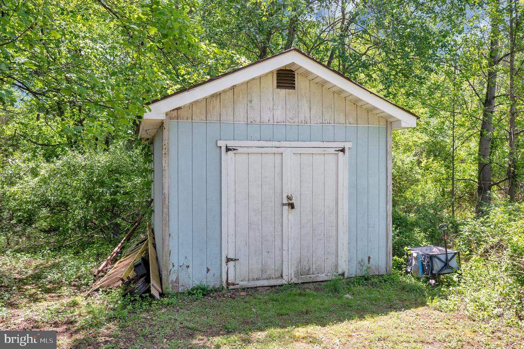 15025 WOODLAND CHURCH RD, CULPEPER, Virginia 22701, 4 Bedrooms Bedrooms, ,2 BathroomsBathrooms,Residential,15025 WOODLAND CHURCH RD,VACU2013186 MLS # VACU2013186