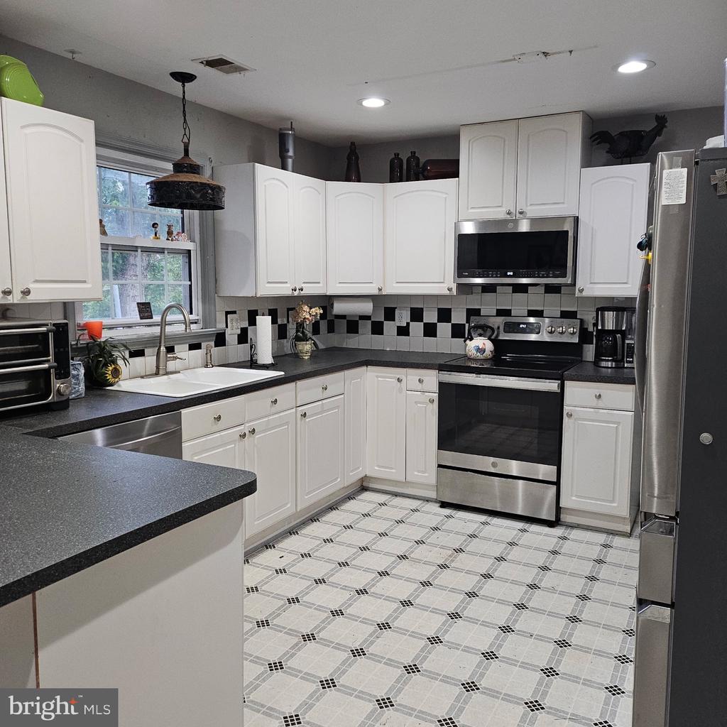 9348 BASTABLE MILL RD, CATLETT, Virginia 20119, 4 Bedrooms Bedrooms, ,3 BathroomsBathrooms,Residential,9348 BASTABLE MILL RD,VAFQ2021464 MLS # VAFQ2021464