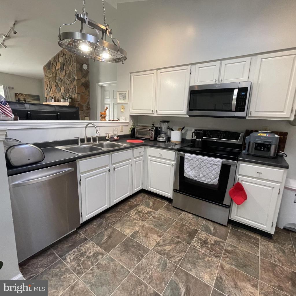 109 FAIRFAX LN, LOCUST GROVE, Virginia 22508, 4 Bedrooms Bedrooms, ,3 BathroomsBathrooms,Residential,109 FAIRFAX LN,VAOR2014004 MLS # VAOR2014004