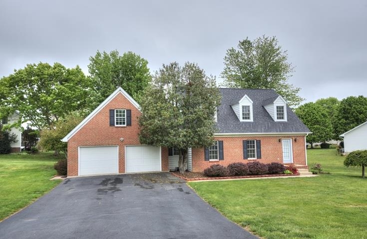 152 NOTTINGHAM LN, WAYNESBORO, Virginia 22980, 3 Bedrooms Bedrooms, ,2 BathroomsBathrooms,Residential,152 NOTTINGHAM LN,676450 MLS # 676450