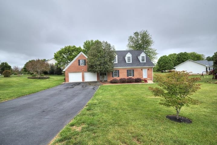 152 NOTTINGHAM LN, WAYNESBORO, Virginia 22980, 3 Bedrooms Bedrooms, ,2 BathroomsBathrooms,Residential,152 NOTTINGHAM LN,676450 MLS # 676450