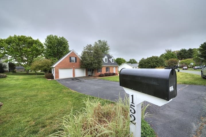 152 NOTTINGHAM LN, WAYNESBORO, Virginia 22980, 3 Bedrooms Bedrooms, ,2 BathroomsBathrooms,Residential,152 NOTTINGHAM LN,676450 MLS # 676450