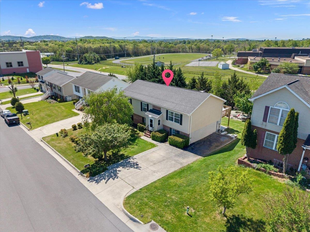1291 STONECHRIS DR, HARRISONBURG, Virginia 22802, 4 Bedrooms Bedrooms, ,3 BathroomsBathrooms,Residential,1291 STONECHRIS DR,676459 MLS # 676459