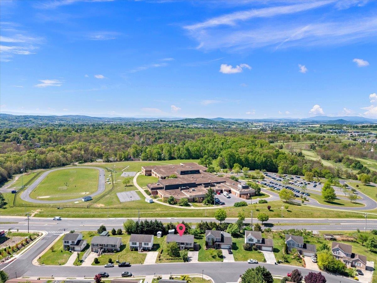 1291 STONECHRIS DR, HARRISONBURG, Virginia 22802, 4 Bedrooms Bedrooms, ,3 BathroomsBathrooms,Residential,1291 STONECHRIS DR,676459 MLS # 676459