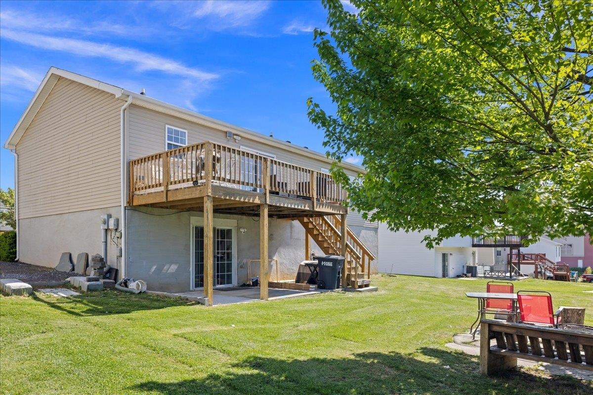 1291 STONECHRIS DR, HARRISONBURG, Virginia 22802, 4 Bedrooms Bedrooms, ,3 BathroomsBathrooms,Residential,1291 STONECHRIS DR,676459 MLS # 676459