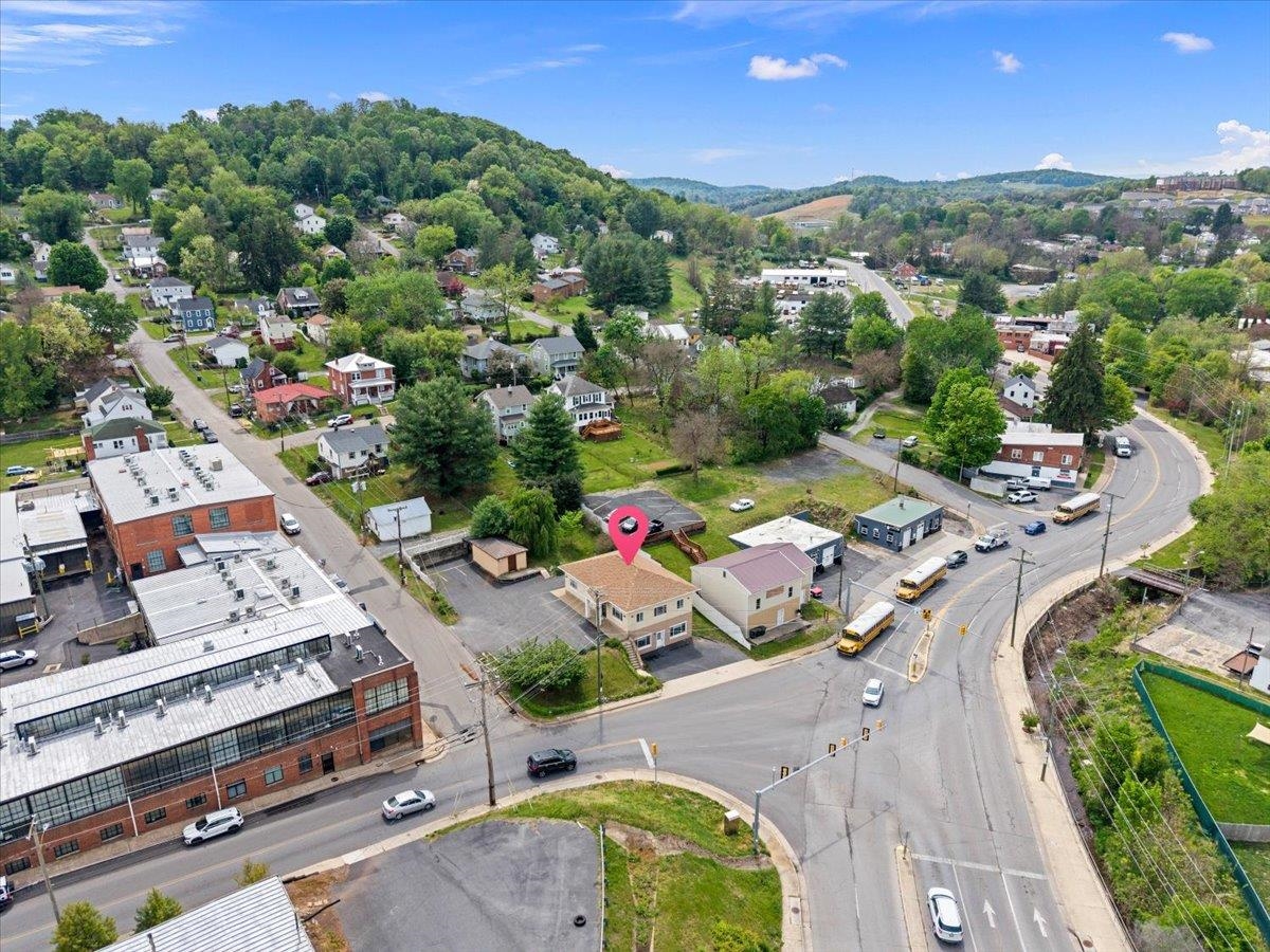 204 W HAMPTON ST, STAUNTON, Virginia 24401, ,Commercial,204 W HAMPTON ST,676517 MLS # 676517