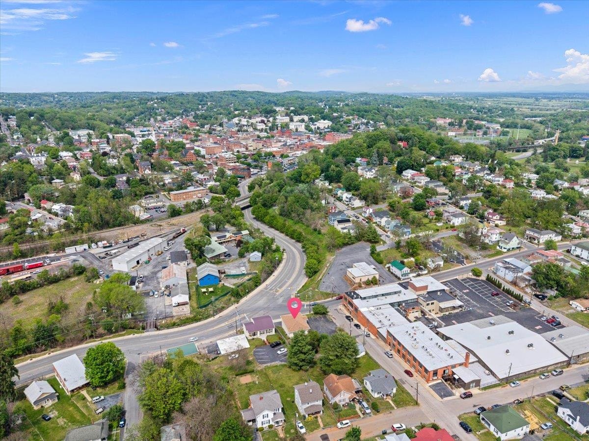 204 W HAMPTON ST, STAUNTON, Virginia 24401, ,Commercial,204 W HAMPTON ST,676517 MLS # 676517