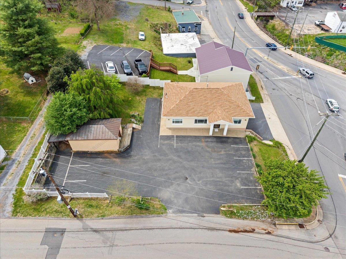 204 W HAMPTON ST, STAUNTON, Virginia 24401, ,Commercial,204 W HAMPTON ST,676517 MLS # 676517