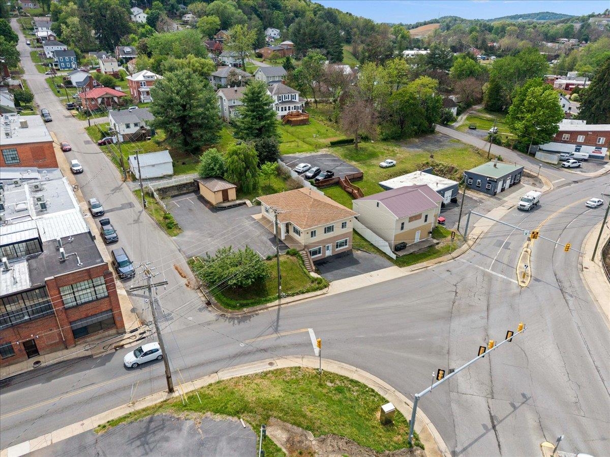204 W HAMPTON ST, STAUNTON, Virginia 24401, ,Commercial,204 W HAMPTON ST,676517 MLS # 676517