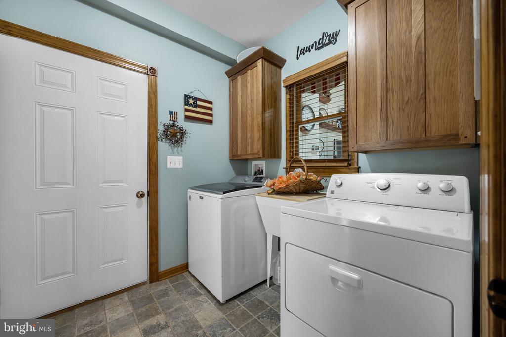 6657 LAWYERS RD, SPOTSYLVANIA, Virginia 22551, 5 Bedrooms Bedrooms, ,4 BathroomsBathrooms,Residential,6657 LAWYERS RD,VASP2040416 MLS # VASP2040416
