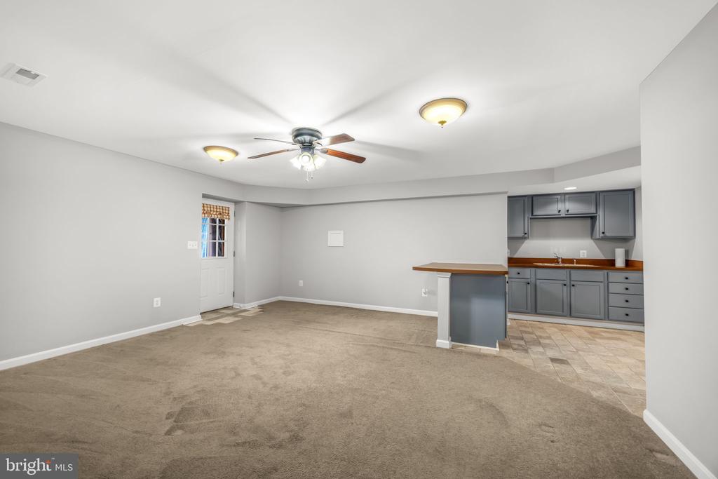6657 LAWYERS RD, SPOTSYLVANIA, Virginia 22551, 5 Bedrooms Bedrooms, ,4 BathroomsBathrooms,Residential,6657 LAWYERS RD,VASP2040416 MLS # VASP2040416