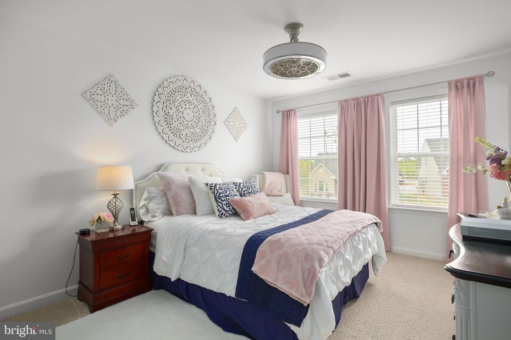 6300 PENN COVE CT, FREDERICKSBURG, Virginia 22407, 5 Bedrooms Bedrooms, ,4 BathroomsBathrooms,Residential,6300 PENN COVE CT,VASP2040900 MLS # VASP2040900