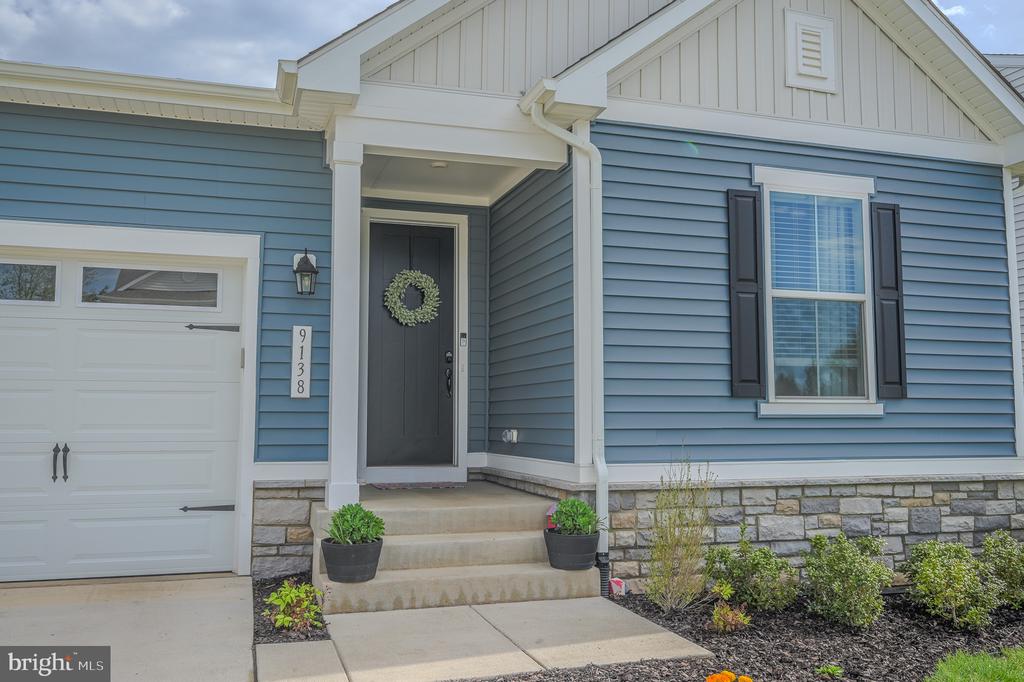 9138 ARCTIC FOX WAY, BEALETON, Virginia 22712, 3 Bedrooms Bedrooms, ,2 BathroomsBathrooms,Residential,9138 ARCTIC FOX WAY,VAFQ2021584 MLS # VAFQ2021584