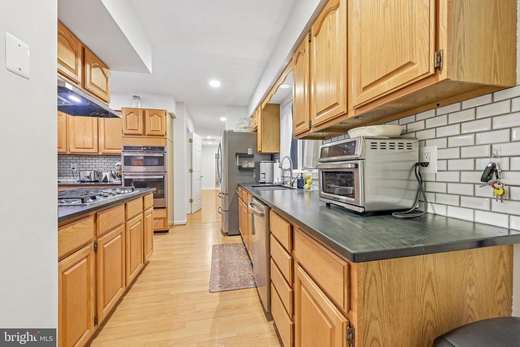 2015 KELLY CT, AMISSVILLE, Virginia 20106, 4 Bedrooms Bedrooms, ,3 BathroomsBathrooms,Residential,2015 KELLY CT,VACU2013370 MLS # VACU2013370