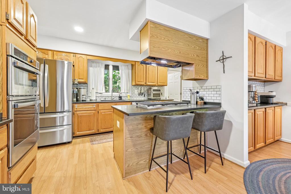 2015 KELLY CT, AMISSVILLE, Virginia 20106, 4 Bedrooms Bedrooms, ,3 BathroomsBathrooms,Residential,2015 KELLY CT,VACU2013370 MLS # VACU2013370