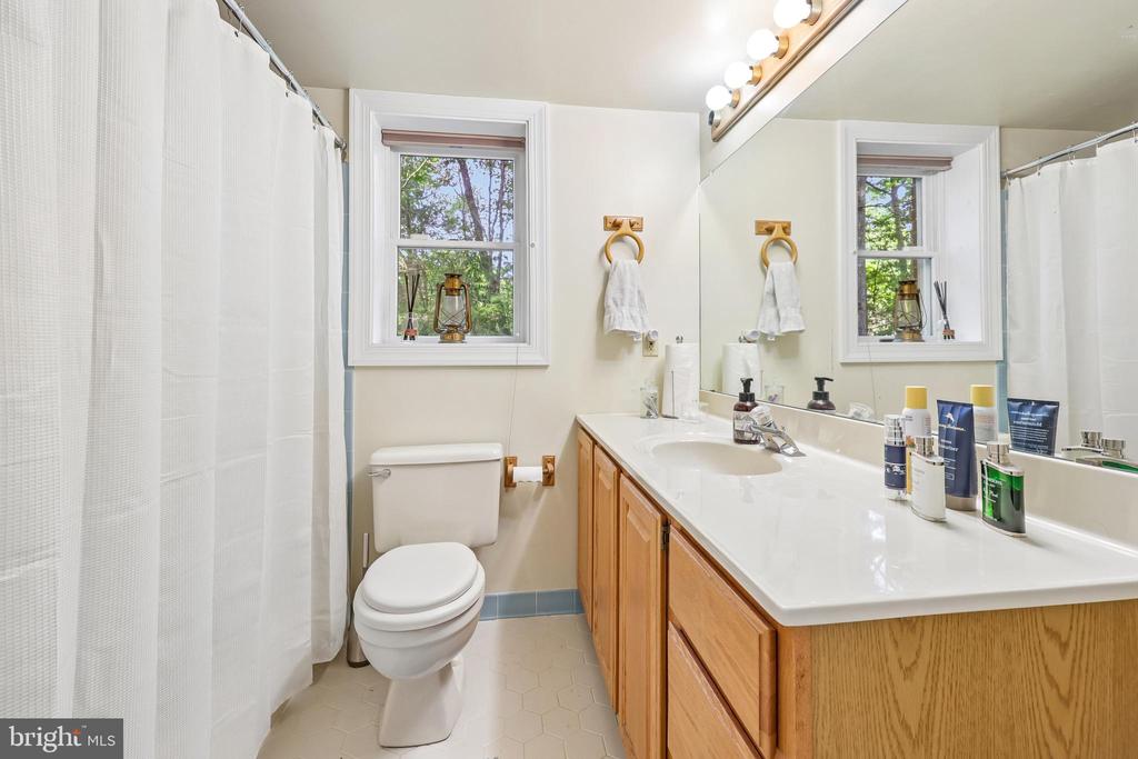 2015 KELLY CT, AMISSVILLE, Virginia 20106, 4 Bedrooms Bedrooms, ,3 BathroomsBathrooms,Residential,2015 KELLY CT,VACU2013370 MLS # VACU2013370