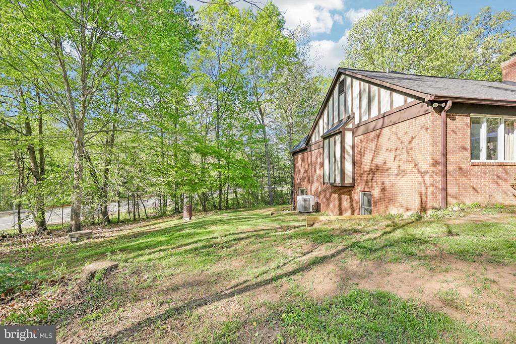 2015 KELLY CT, AMISSVILLE, Virginia 20106, 4 Bedrooms Bedrooms, ,3 BathroomsBathrooms,Residential,2015 KELLY CT,VACU2013370 MLS # VACU2013370