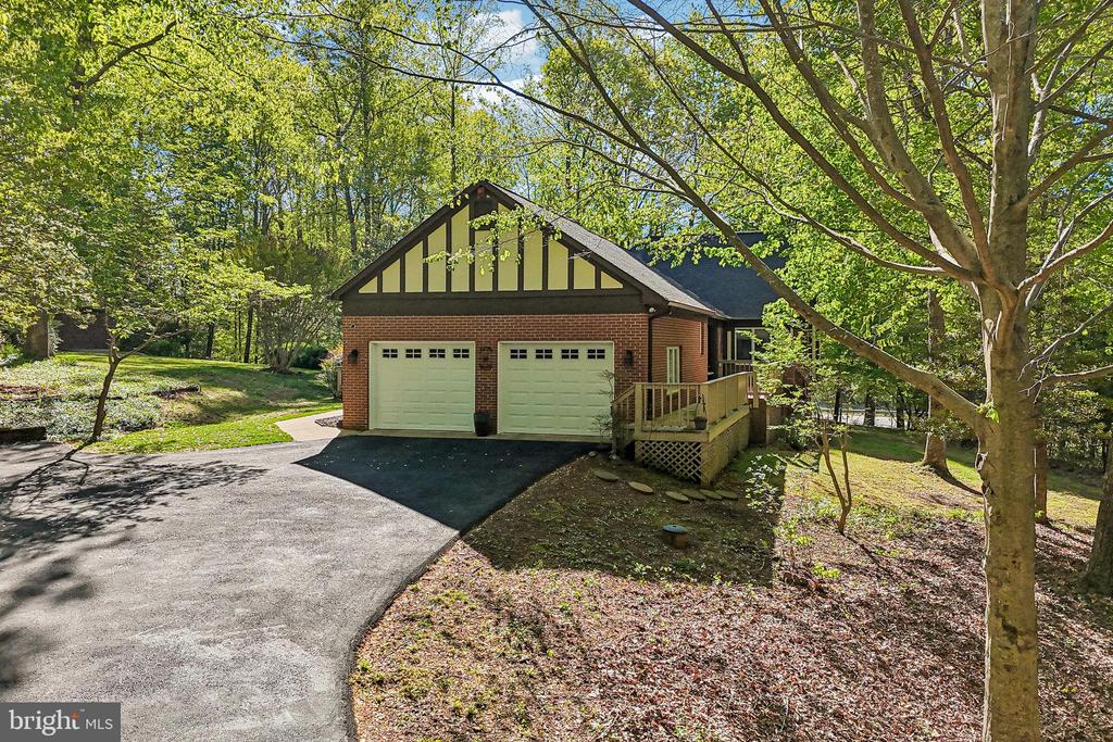 2015 KELLY CT, AMISSVILLE, Virginia 20106, 4 Bedrooms Bedrooms, ,3 BathroomsBathrooms,Residential,2015 KELLY CT,VACU2013370 MLS # VACU2013370