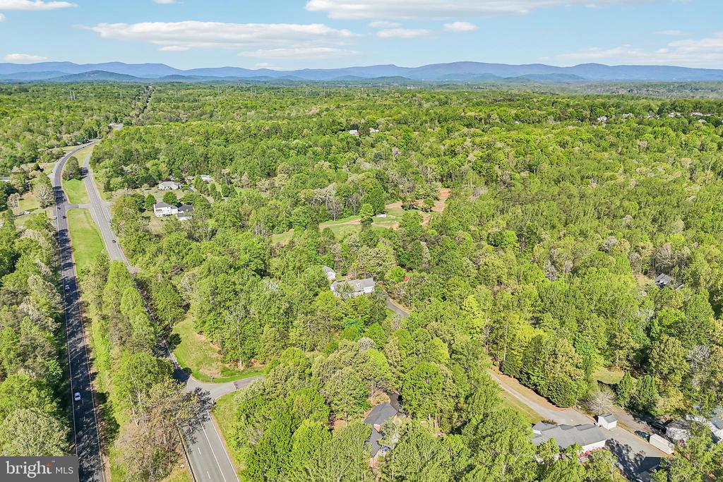 2015 KELLY CT, AMISSVILLE, Virginia 20106, 4 Bedrooms Bedrooms, ,3 BathroomsBathrooms,Residential,2015 KELLY CT,VACU2013370 MLS # VACU2013370