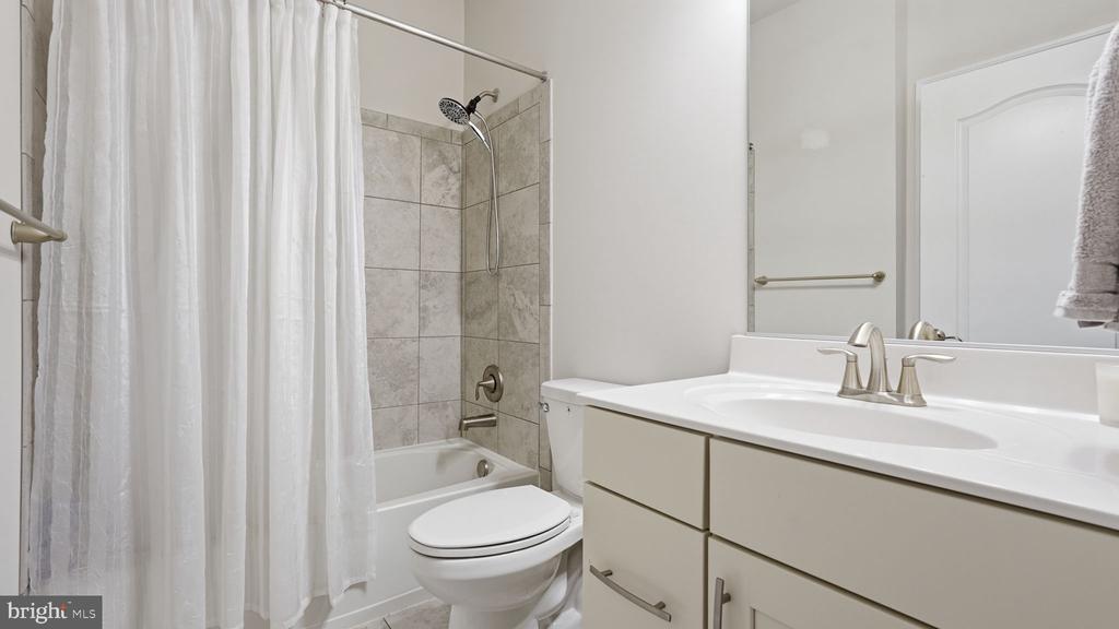 9806 WHITE OAK SWAMP CT, FREDERICKSBURG, Virginia 22407, 4 Bedrooms Bedrooms, ,3 BathroomsBathrooms,Residential,9806 WHITE OAK SWAMP CT,VASP2041168 MLS # VASP2041168