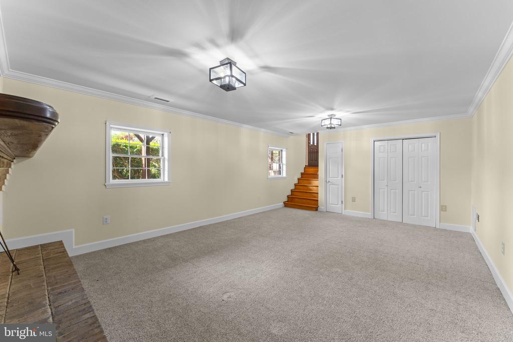 14945 LEE HIGHWAY, AMISSVILLE, Virginia 20106, 4 Bedrooms Bedrooms, ,2 BathroomsBathrooms,Residential,14945 LEE HIGHWAY,VARP2002594 MLS # VARP2002594