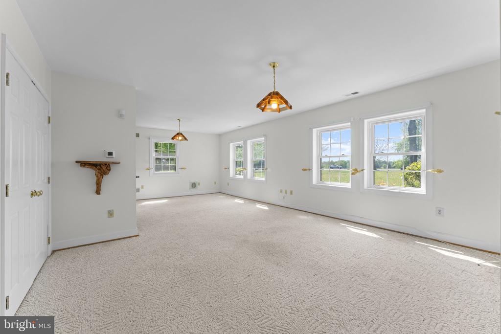 14945 LEE HIGHWAY, AMISSVILLE, Virginia 20106, 4 Bedrooms Bedrooms, ,2 BathroomsBathrooms,Residential,14945 LEE HIGHWAY,VARP2002594 MLS # VARP2002594