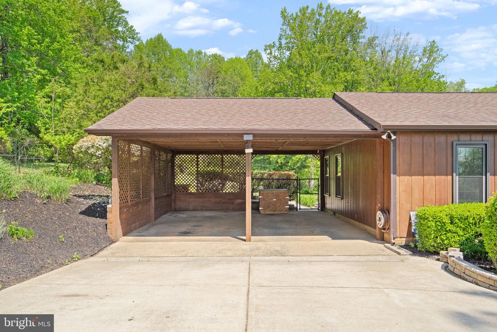 14945 LEE HIGHWAY, AMISSVILLE, Virginia 20106, 4 Bedrooms Bedrooms, ,2 BathroomsBathrooms,Residential,14945 LEE HIGHWAY,VARP2002594 MLS # VARP2002594