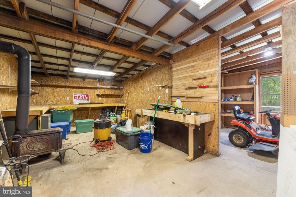 14945 LEE HIGHWAY, AMISSVILLE, Virginia 20106, 4 Bedrooms Bedrooms, ,2 BathroomsBathrooms,Residential,14945 LEE HIGHWAY,VARP2002594 MLS # VARP2002594