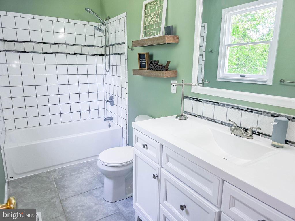 6235 SCOTTSVILLE RD, JEFFERSONTON, Virginia 22724, 3 Bedrooms Bedrooms, ,2 BathroomsBathrooms,Residential,6235 SCOTTSVILLE RD,VACU2013420 MLS # VACU2013420