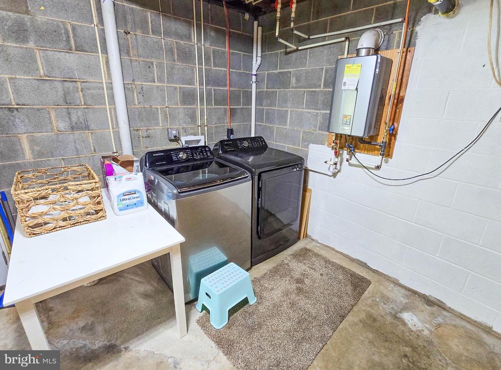 6235 SCOTTSVILLE RD, JEFFERSONTON, Virginia 22724, 3 Bedrooms Bedrooms, ,2 BathroomsBathrooms,Residential,6235 SCOTTSVILLE RD,VACU2013420 MLS # VACU2013420