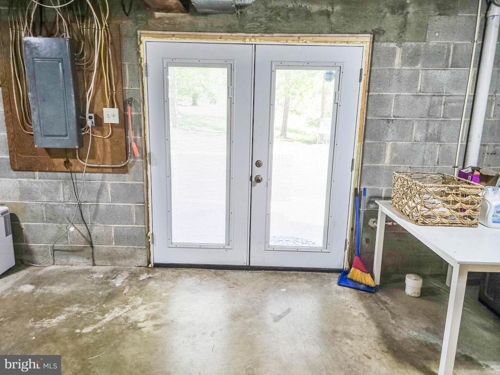 6235 SCOTTSVILLE RD, JEFFERSONTON, Virginia 22724, 3 Bedrooms Bedrooms, ,2 BathroomsBathrooms,Residential,6235 SCOTTSVILLE RD,VACU2013420 MLS # VACU2013420