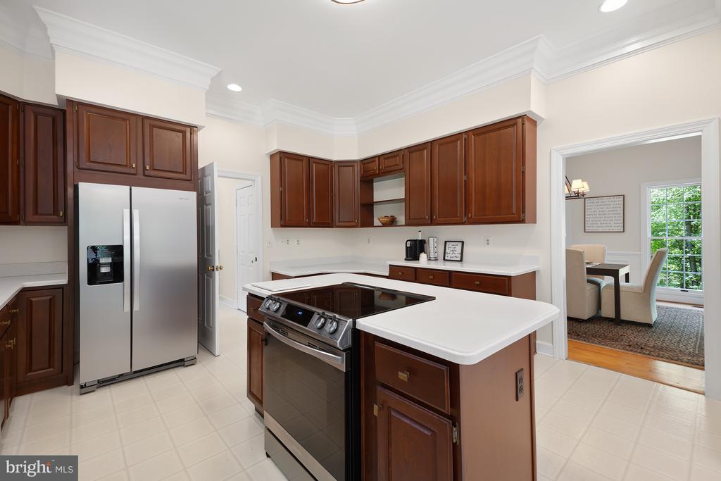 5722 GREENVIEW LN, WARRENTON, Virginia 20187, 4 Bedrooms Bedrooms, ,2 BathroomsBathrooms,Residential,5722 GREENVIEW LN,VAFQ2020274 MLS # VAFQ2020274