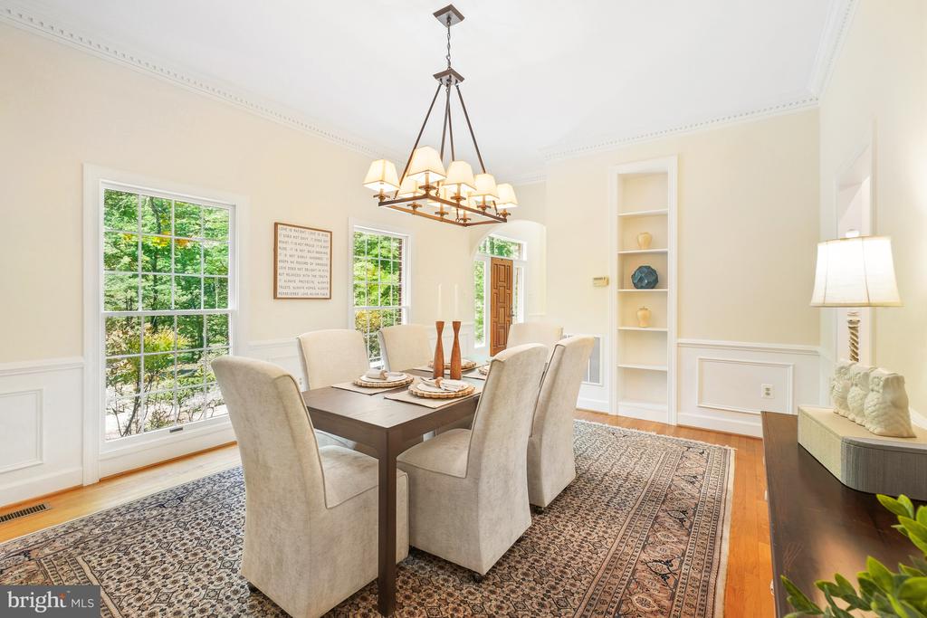 5722 GREENVIEW LN, WARRENTON, Virginia 20187, 4 Bedrooms Bedrooms, ,2 BathroomsBathrooms,Residential,5722 GREENVIEW LN,VAFQ2020274 MLS # VAFQ2020274