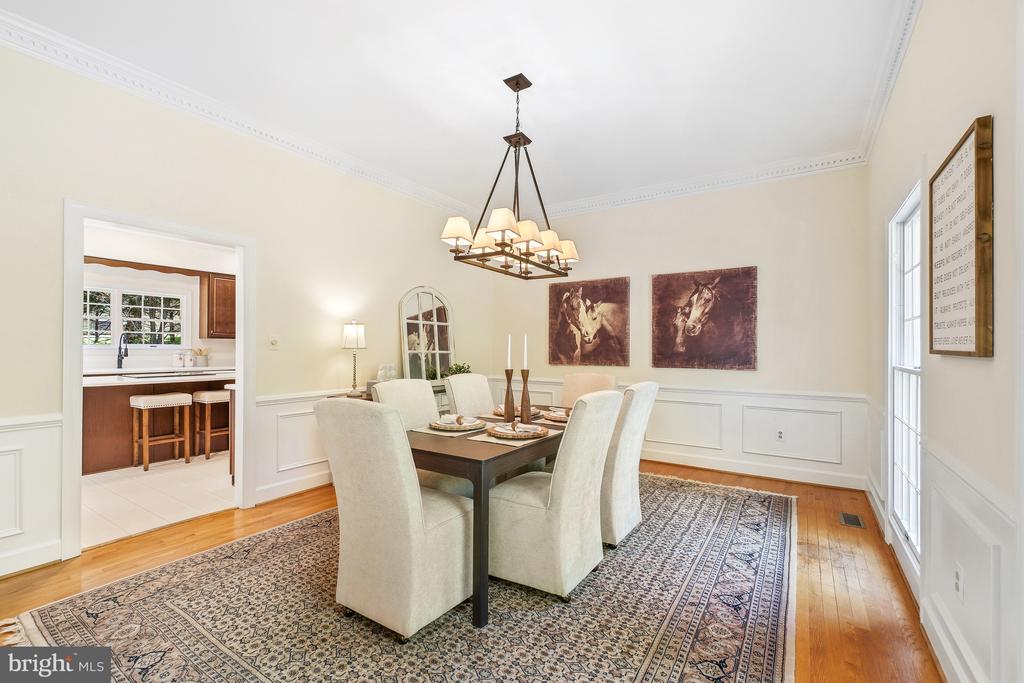 5722 GREENVIEW LN, WARRENTON, Virginia 20187, 4 Bedrooms Bedrooms, ,2 BathroomsBathrooms,Residential,5722 GREENVIEW LN,VAFQ2020274 MLS # VAFQ2020274