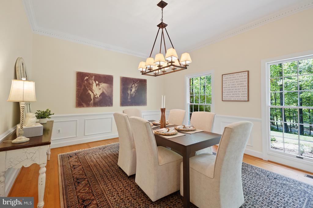 5722 GREENVIEW LN, WARRENTON, Virginia 20187, 4 Bedrooms Bedrooms, ,2 BathroomsBathrooms,Residential,5722 GREENVIEW LN,VAFQ2020274 MLS # VAFQ2020274