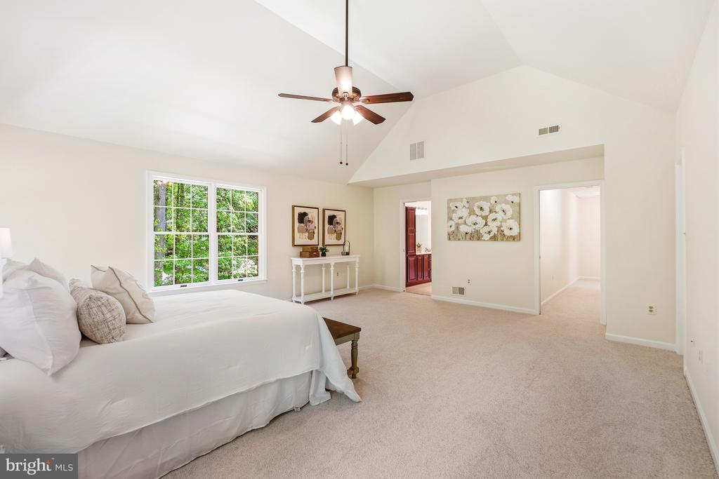 5722 GREENVIEW LN, WARRENTON, Virginia 20187, 4 Bedrooms Bedrooms, ,2 BathroomsBathrooms,Residential,5722 GREENVIEW LN,VAFQ2020274 MLS # VAFQ2020274