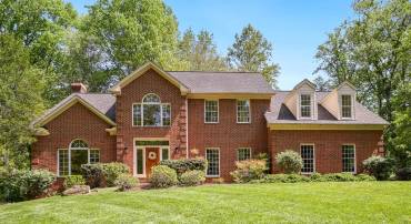 5722 GREENVIEW LN, WARRENTON, Virginia 20187, 4 Bedrooms Bedrooms, ,2 BathroomsBathrooms,Residential,5722 GREENVIEW LN,VAFQ2020274 MLS # VAFQ2020274