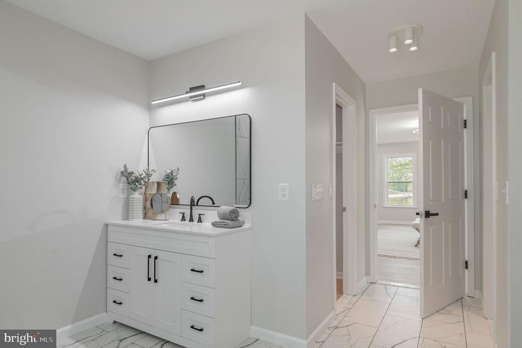 7905 E E ROBERT E LEE CT, SPOTSYLVANIA, Virginia 22551, 6 Bedrooms Bedrooms, ,4 BathroomsBathrooms,Residential,7905 E E ROBERT E LEE CT,VASP2041332 MLS # VASP2041332