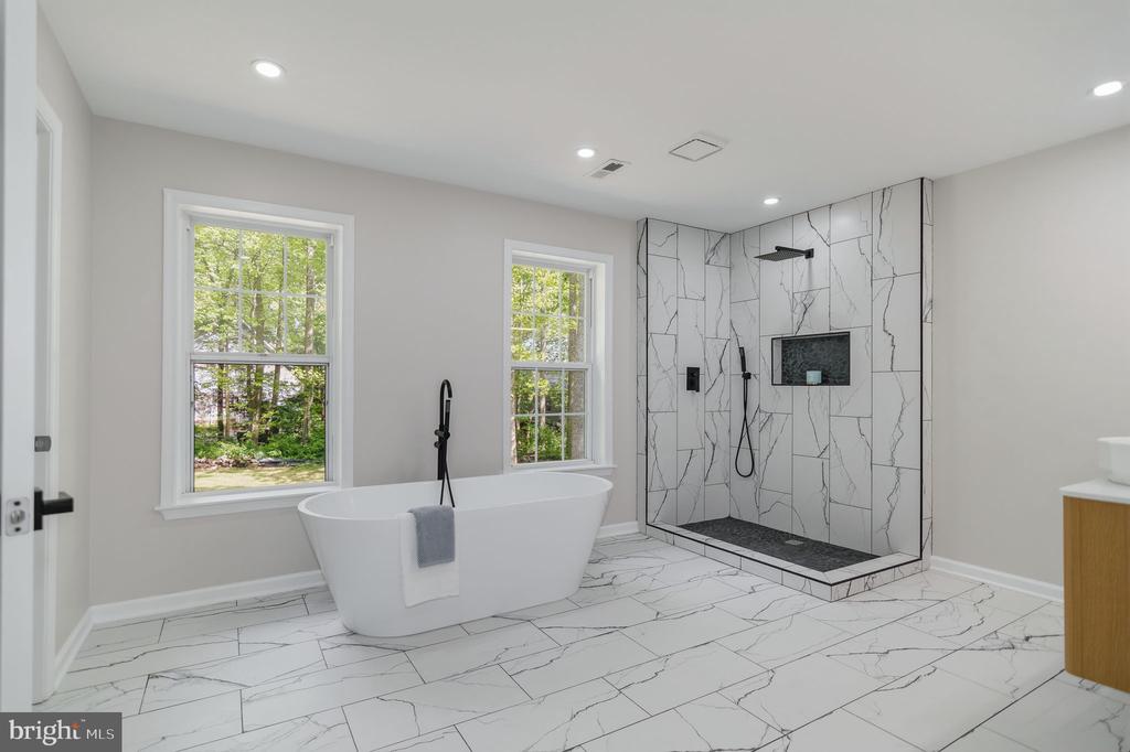 7905 E E ROBERT E LEE CT, SPOTSYLVANIA, Virginia 22551, 6 Bedrooms Bedrooms, ,4 BathroomsBathrooms,Residential,7905 E E ROBERT E LEE CT,VASP2041332 MLS # VASP2041332