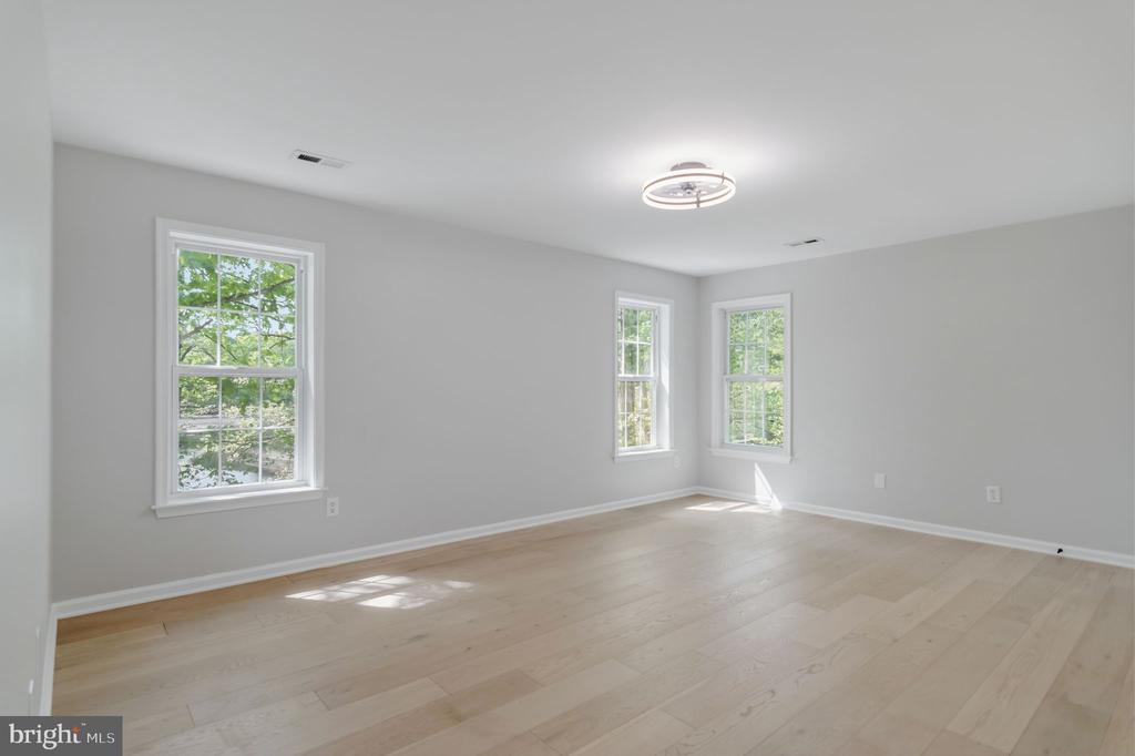 7905 E E ROBERT E LEE CT, SPOTSYLVANIA, Virginia 22551, 6 Bedrooms Bedrooms, ,4 BathroomsBathrooms,Residential,7905 E E ROBERT E LEE CT,VASP2041332 MLS # VASP2041332