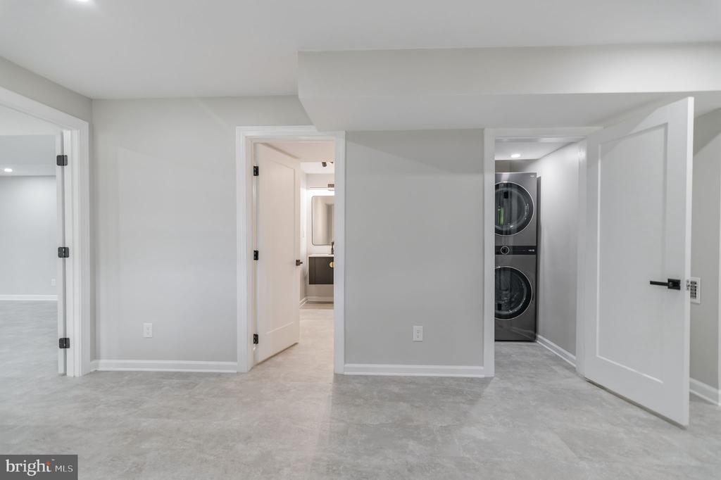 7905 E E ROBERT E LEE CT, SPOTSYLVANIA, Virginia 22551, 6 Bedrooms Bedrooms, ,4 BathroomsBathrooms,Residential,7905 E E ROBERT E LEE CT,VASP2041332 MLS # VASP2041332