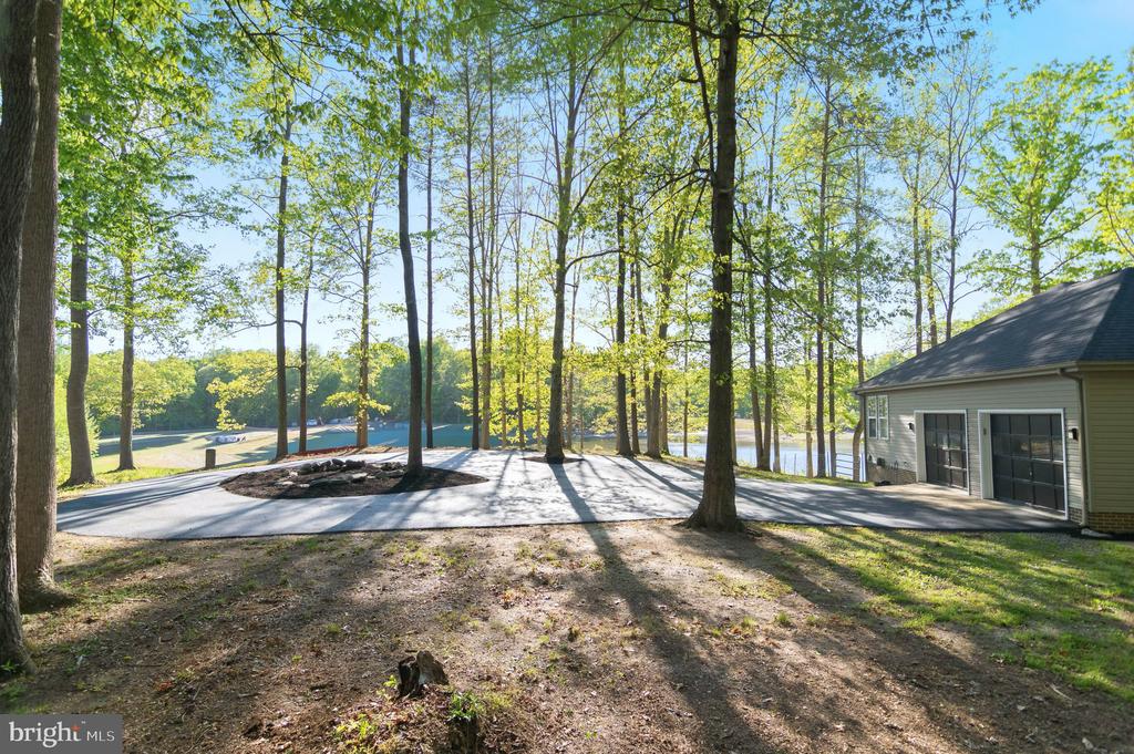 7905 E E ROBERT E LEE CT, SPOTSYLVANIA, Virginia 22551, 6 Bedrooms Bedrooms, ,4 BathroomsBathrooms,Residential,7905 E E ROBERT E LEE CT,VASP2041332 MLS # VASP2041332